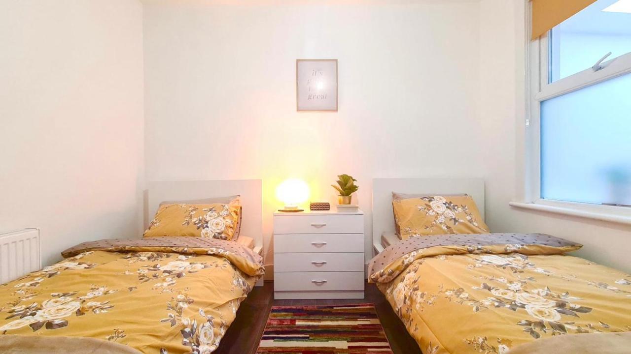 Deluxe Private Room In Manor Park London Eksteriør billede